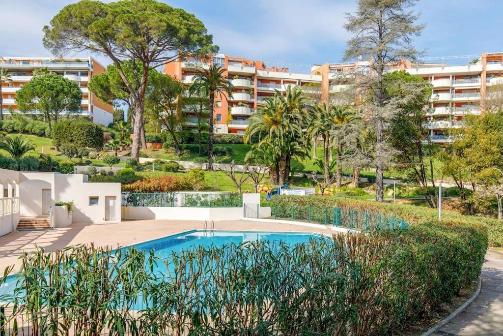 Domaine Des Palmiers - Piscine- Parking - Tennis - Clim Канны Экстерьер фото